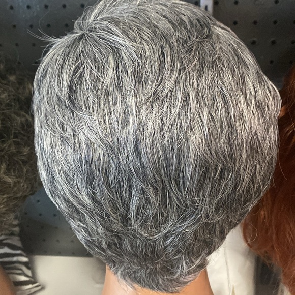 Human hair Pixie Wig - Picture 3 of 10